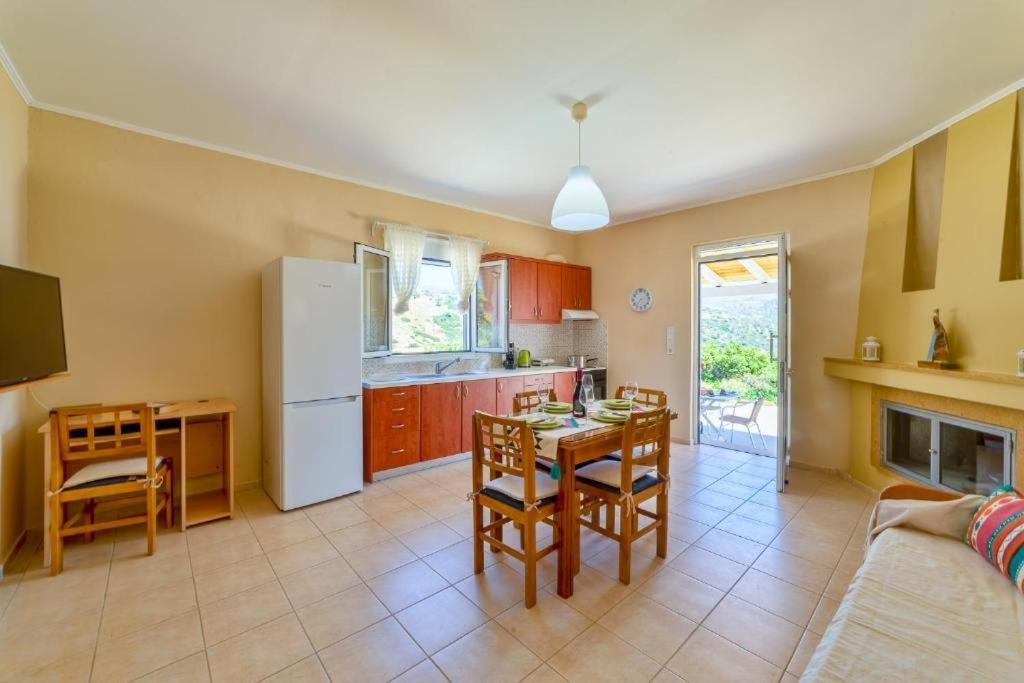 Emmanuela House With Garden & Sea View - Triopetra Apartment Bagian luar foto